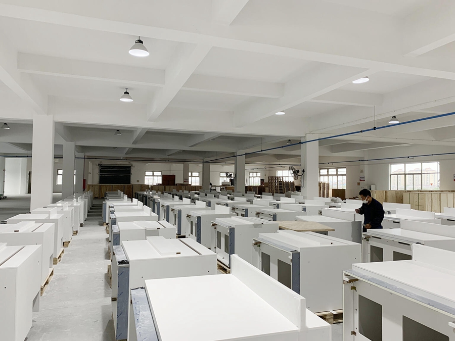 優尼科斯居家辦公用品需求量增大，訂單暴增
